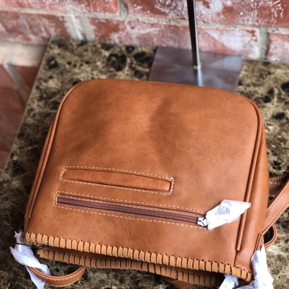 Montana West Concho Collection Crossbody - Picture 4 of 6